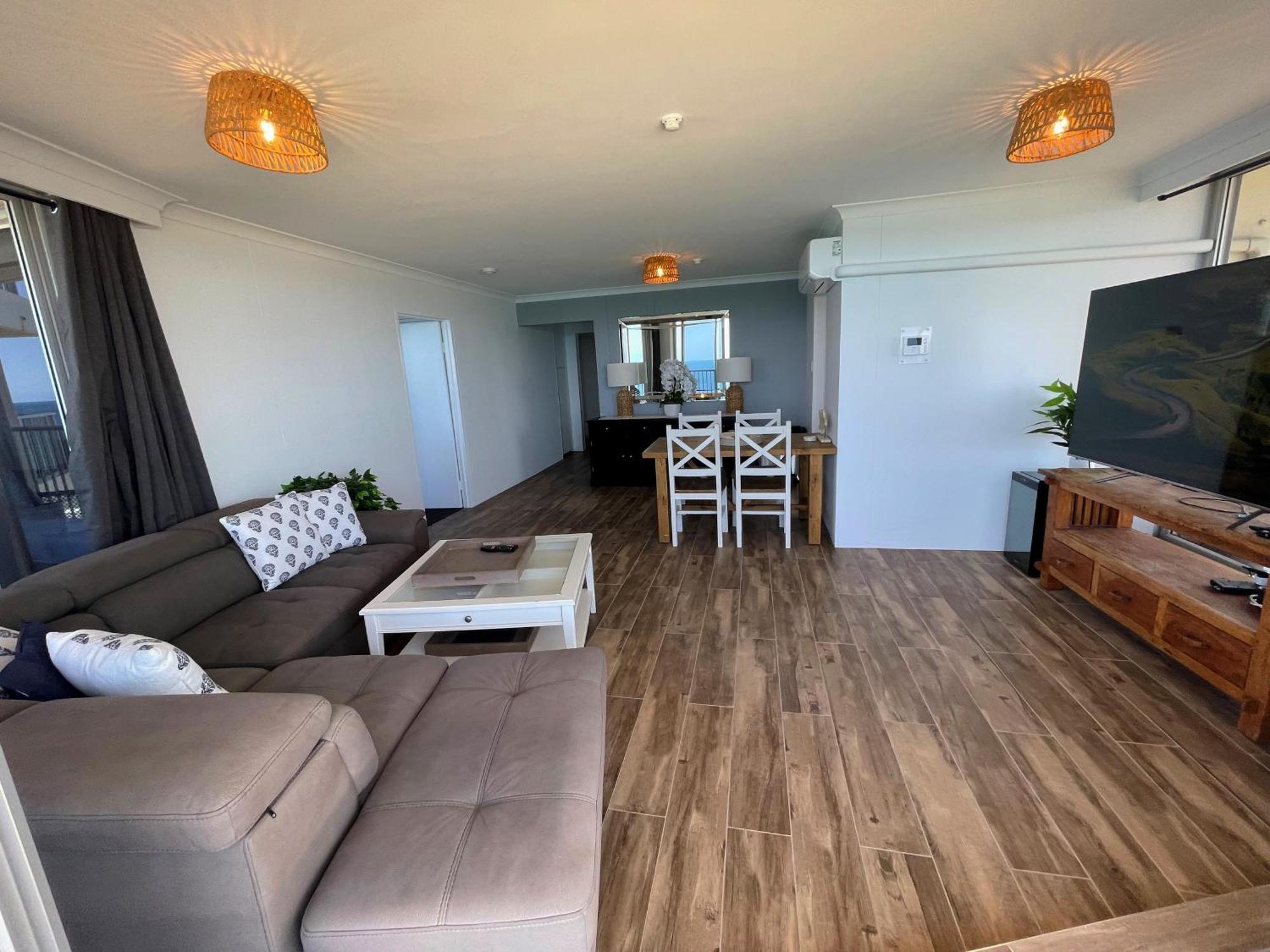Absolutely Stunning! On The !!! * Gold Coast