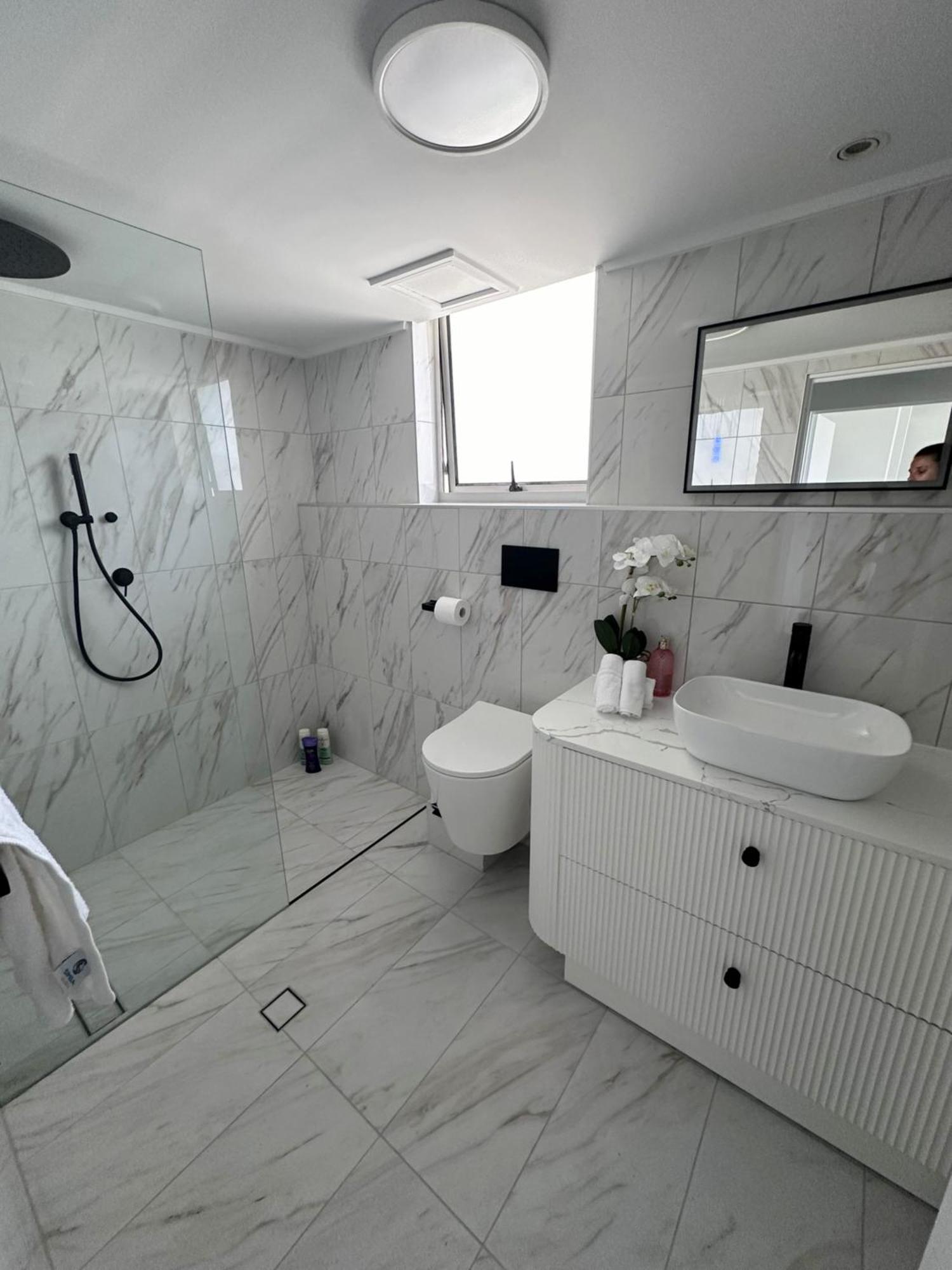 Absolutely Stunning! On The !!! Apartment *