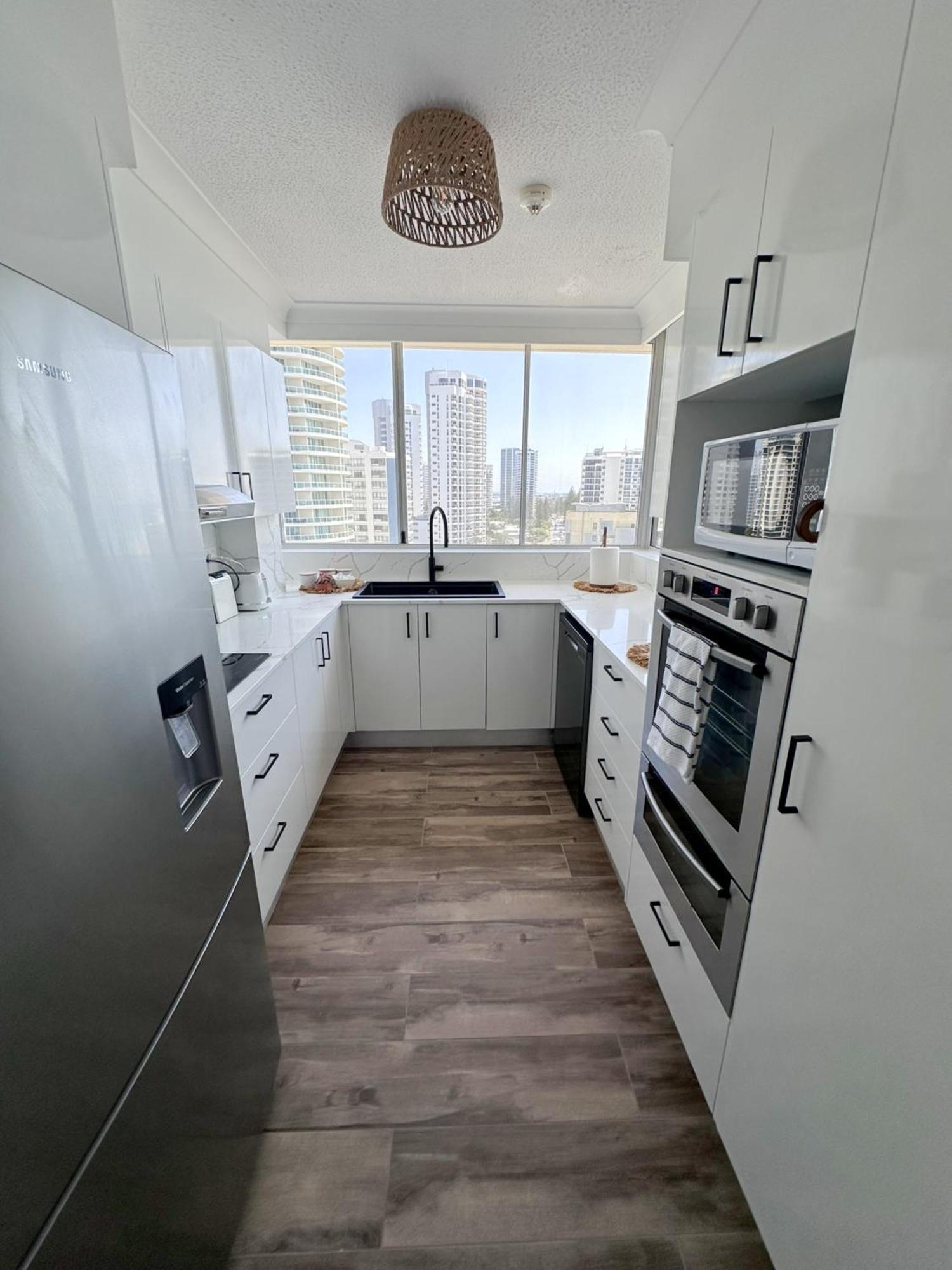 Absolutely Stunning! On The !!! Apartment
