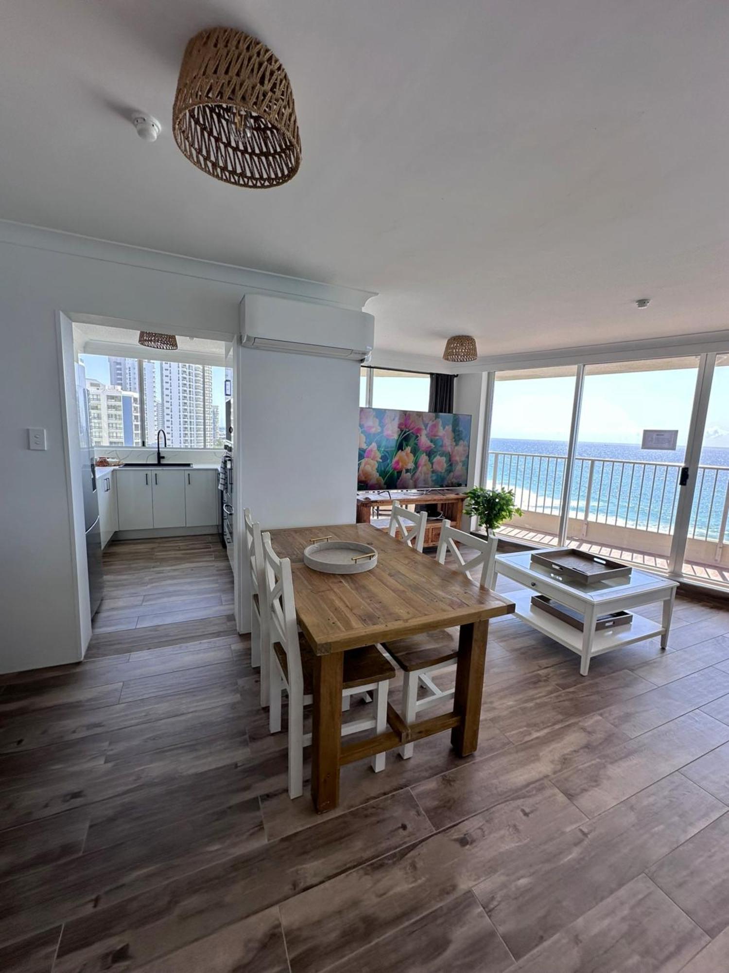 Apartment Absolutely Stunning! On The !!! Gold Coast
