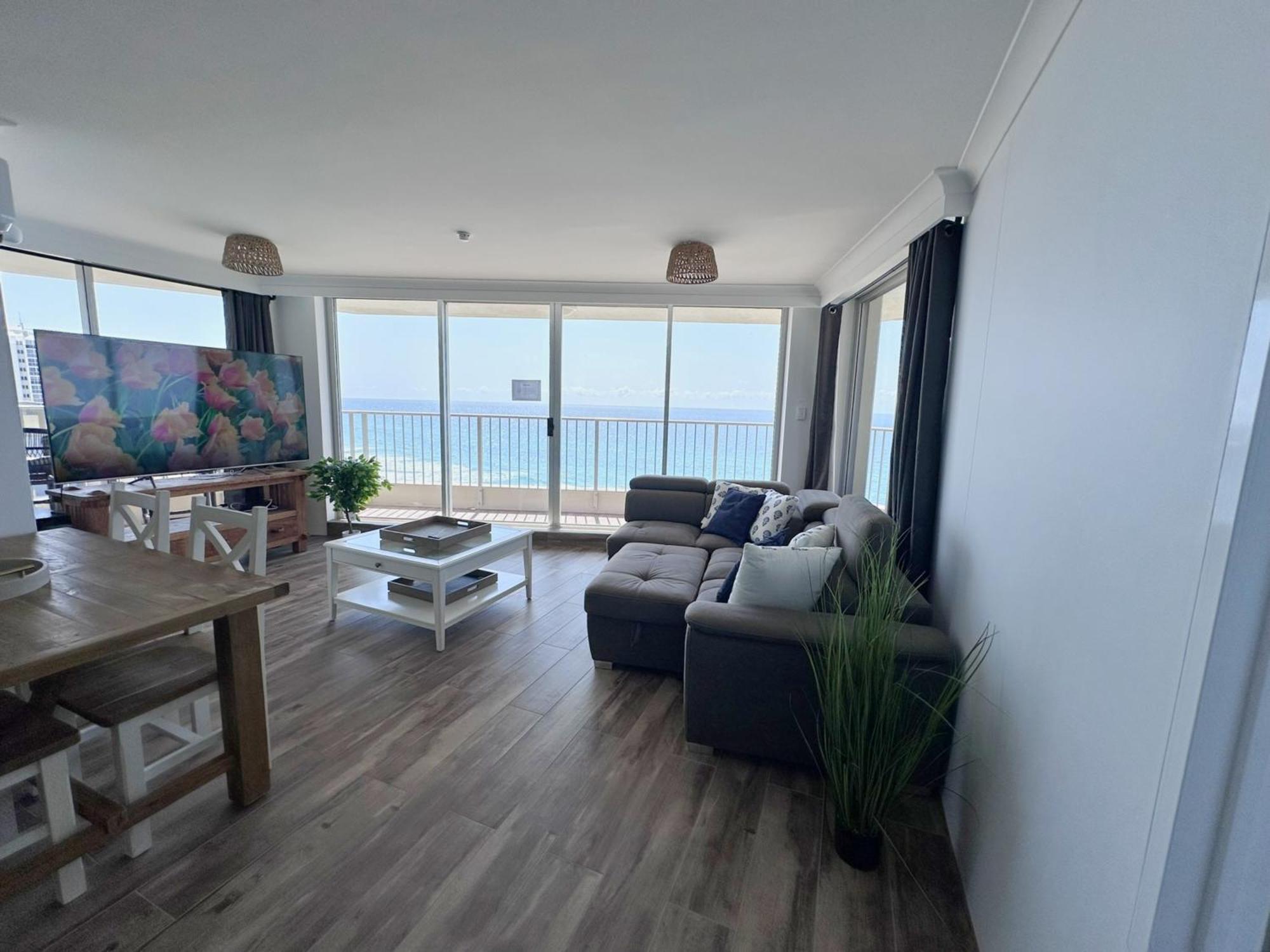 Absolutely Stunning! On The !!! Gold Coast