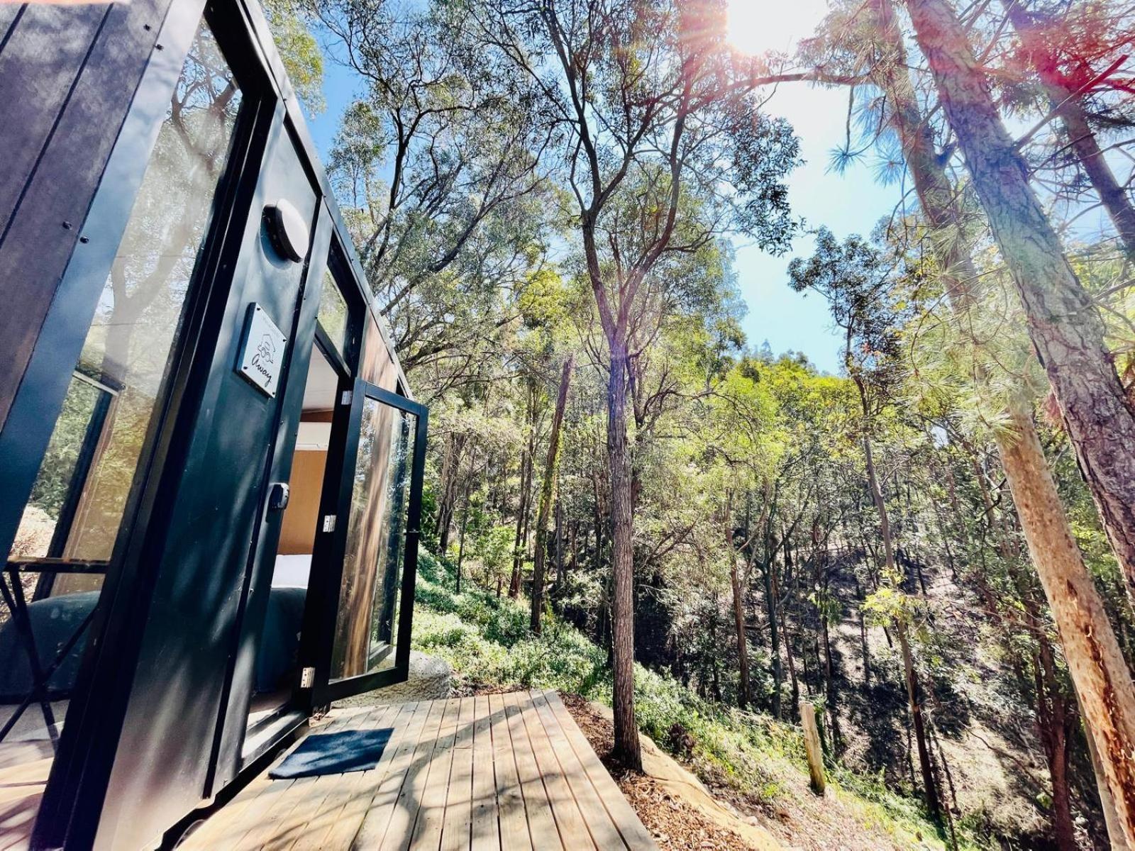 Urban Wilderness 1 Tiny Away Holiday home *