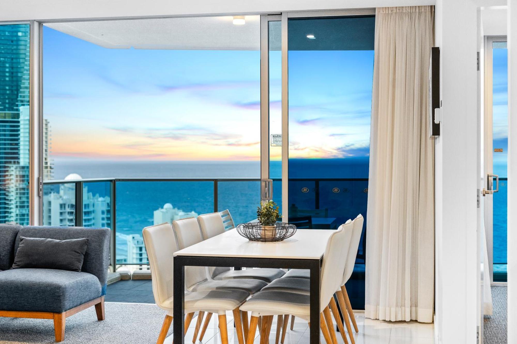 H Residences - Ocean View - Self Contained & Privately Managed - Wow *