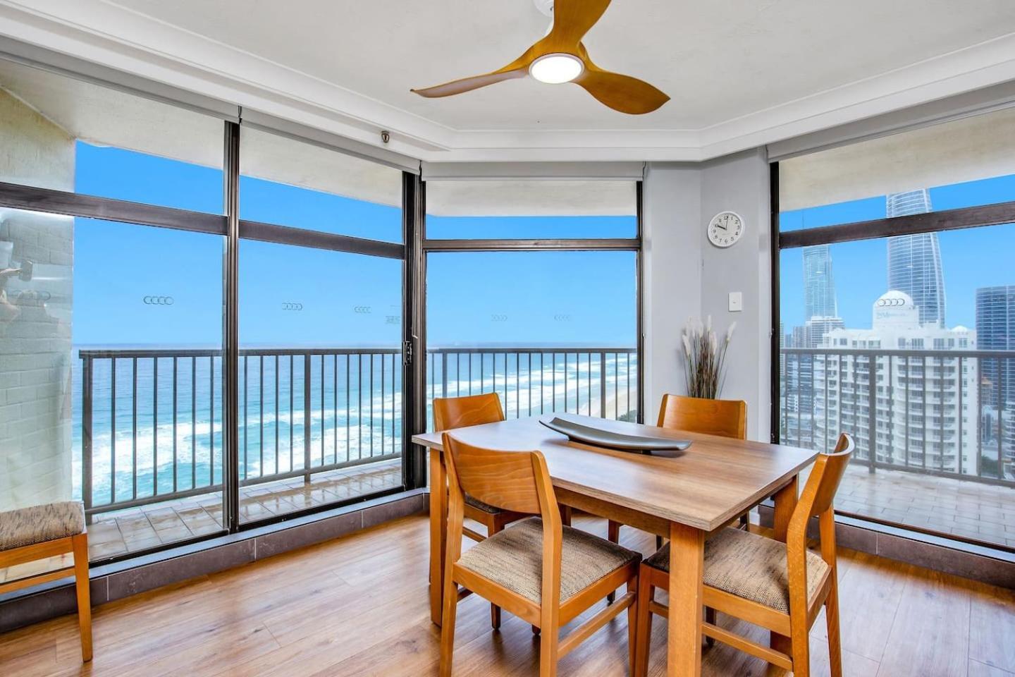Sky High Beachside Balcony Panorama At Surfers Gold Coast
