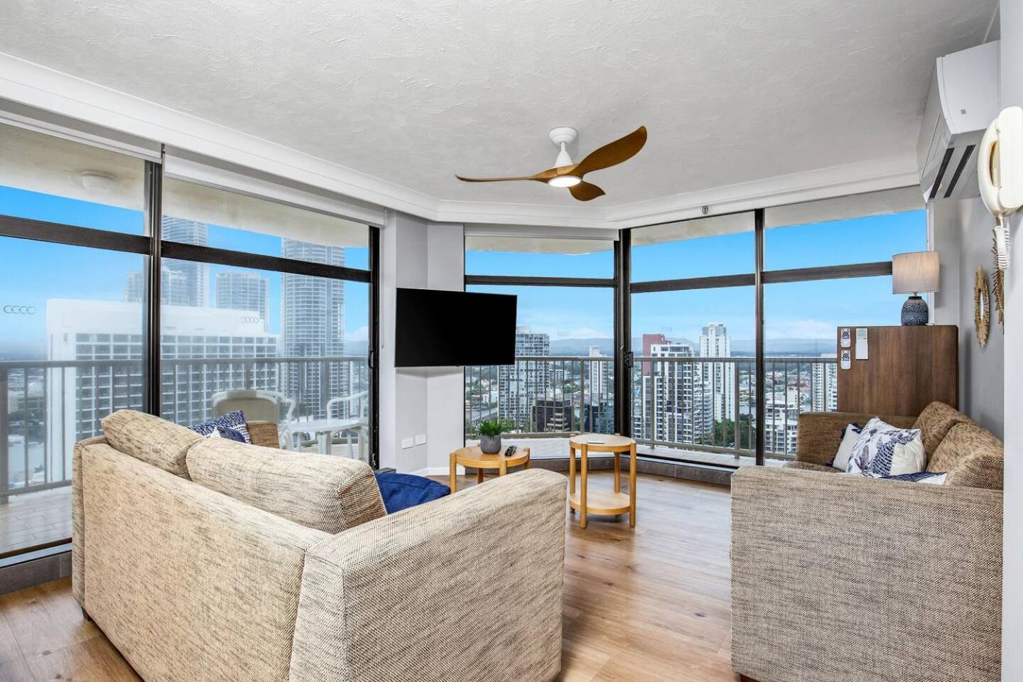 Apartment Sky High Beachside Balcony Panorama At Surfers