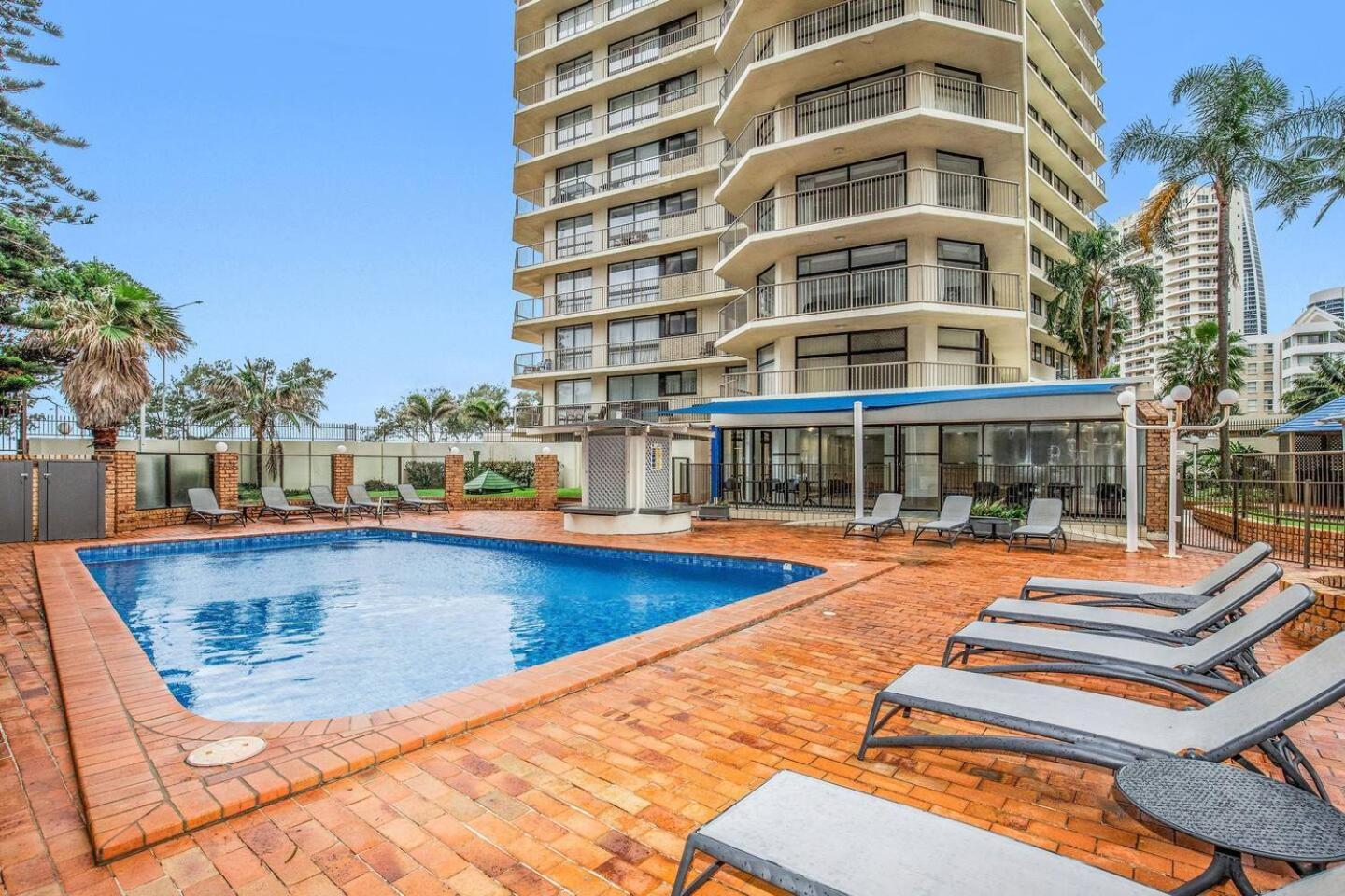 Apartment Sky High Beachside Balcony Panorama At Surfers