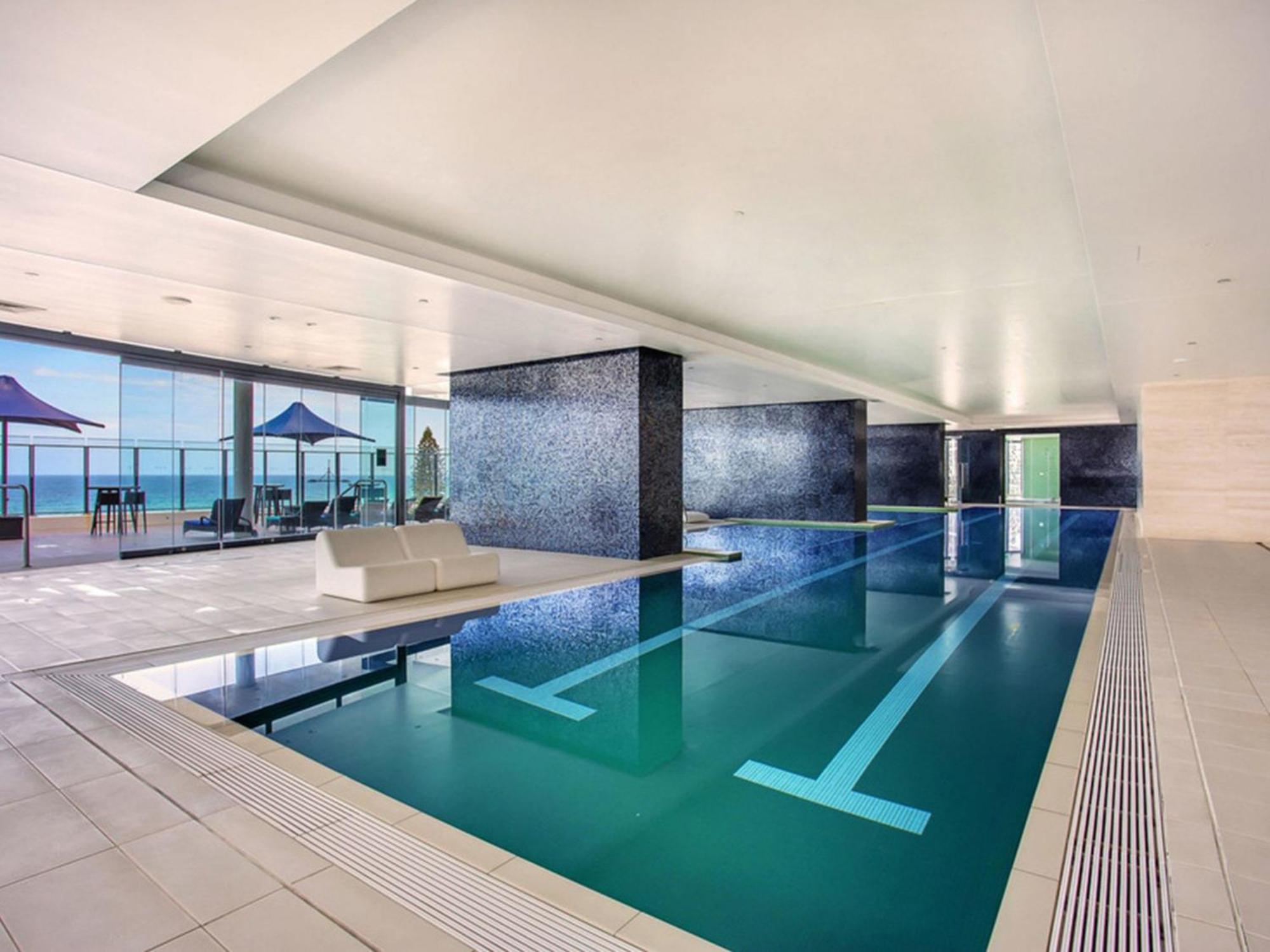 Beachfront 3-bed With Ocean Views, Pool, Gym & Bbq *