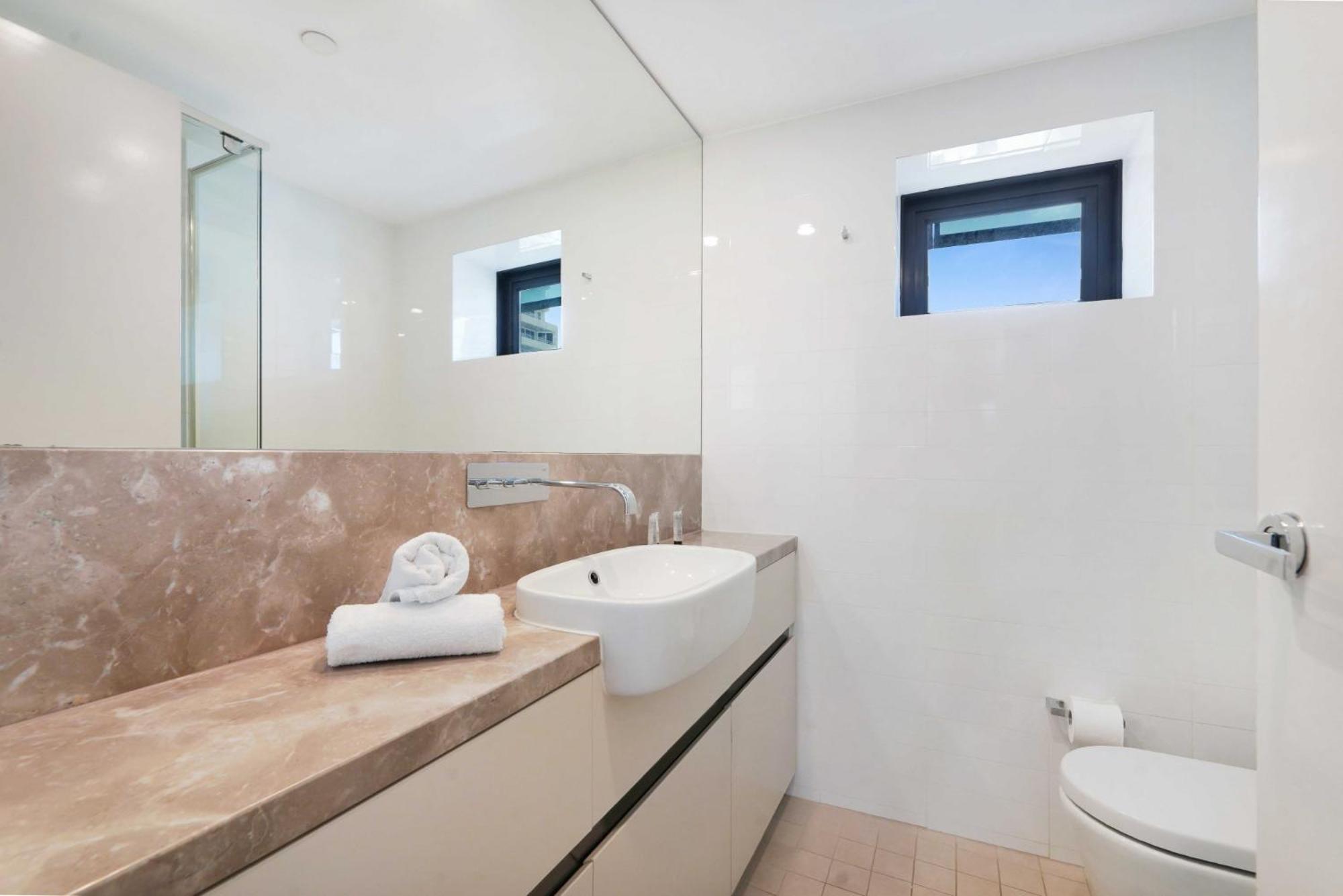 Beachfront 3-bed With Ocean Views, Pool, Gym & Bbq Apartment Gold Coast