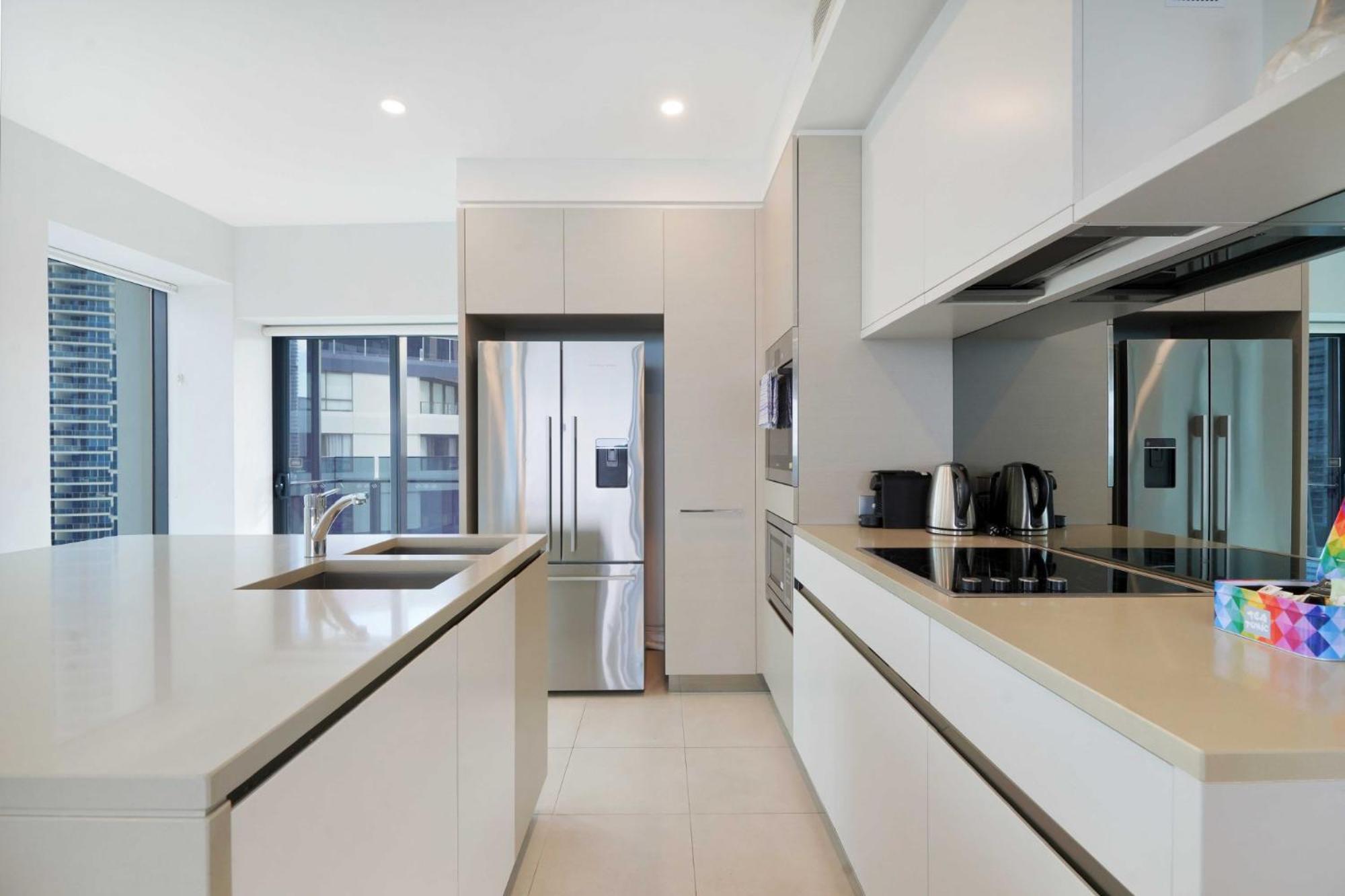 Beachfront 3-bed With Ocean Views, Pool, Gym & Bbq Apartment Gold Coast