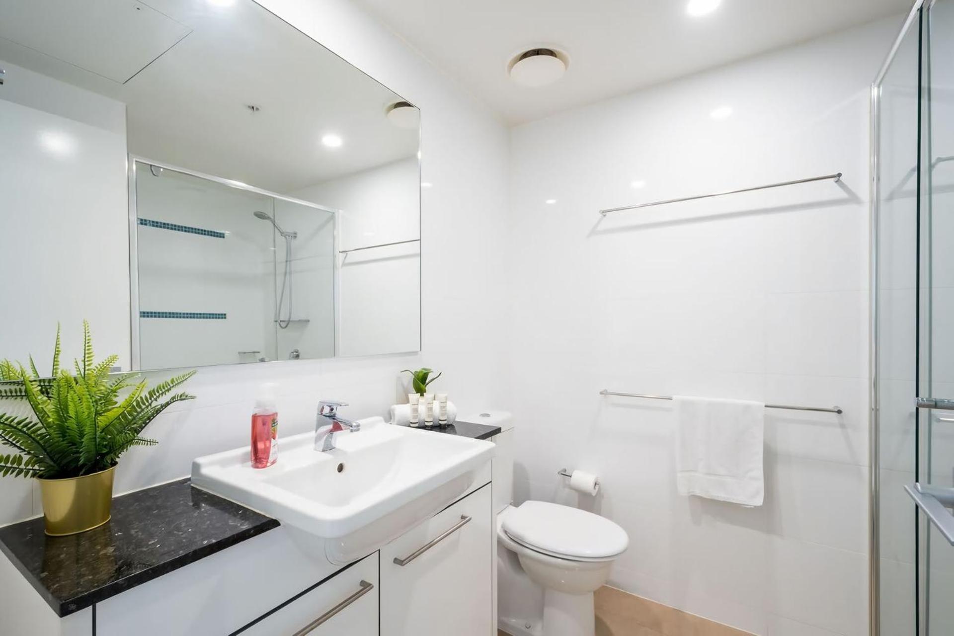 Spectacular Coastal Getaway W Theater Gym Sauna Apartment Gold Coast