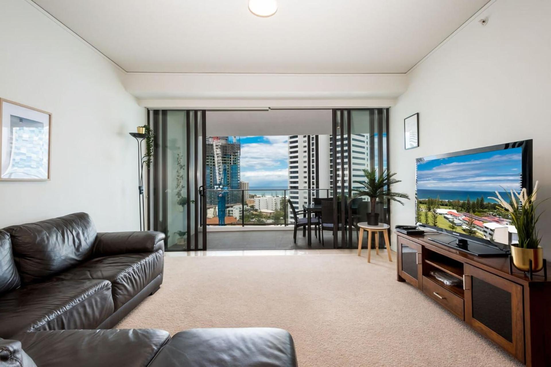 Spectacular Coastal Getaway W Theater Gym Sauna * Gold Coast