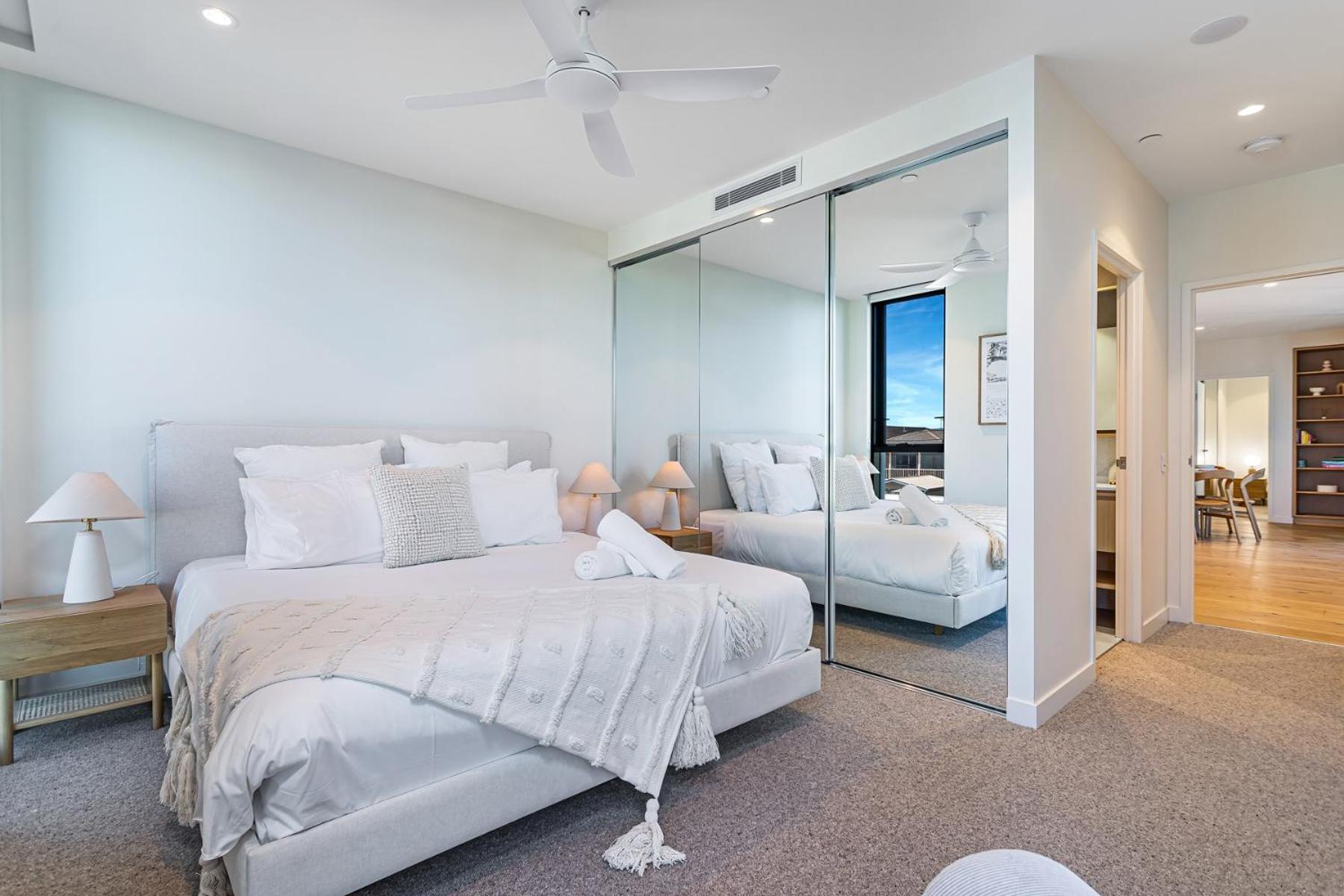 Deluxe Palm Getaway Apartment Gold Coast