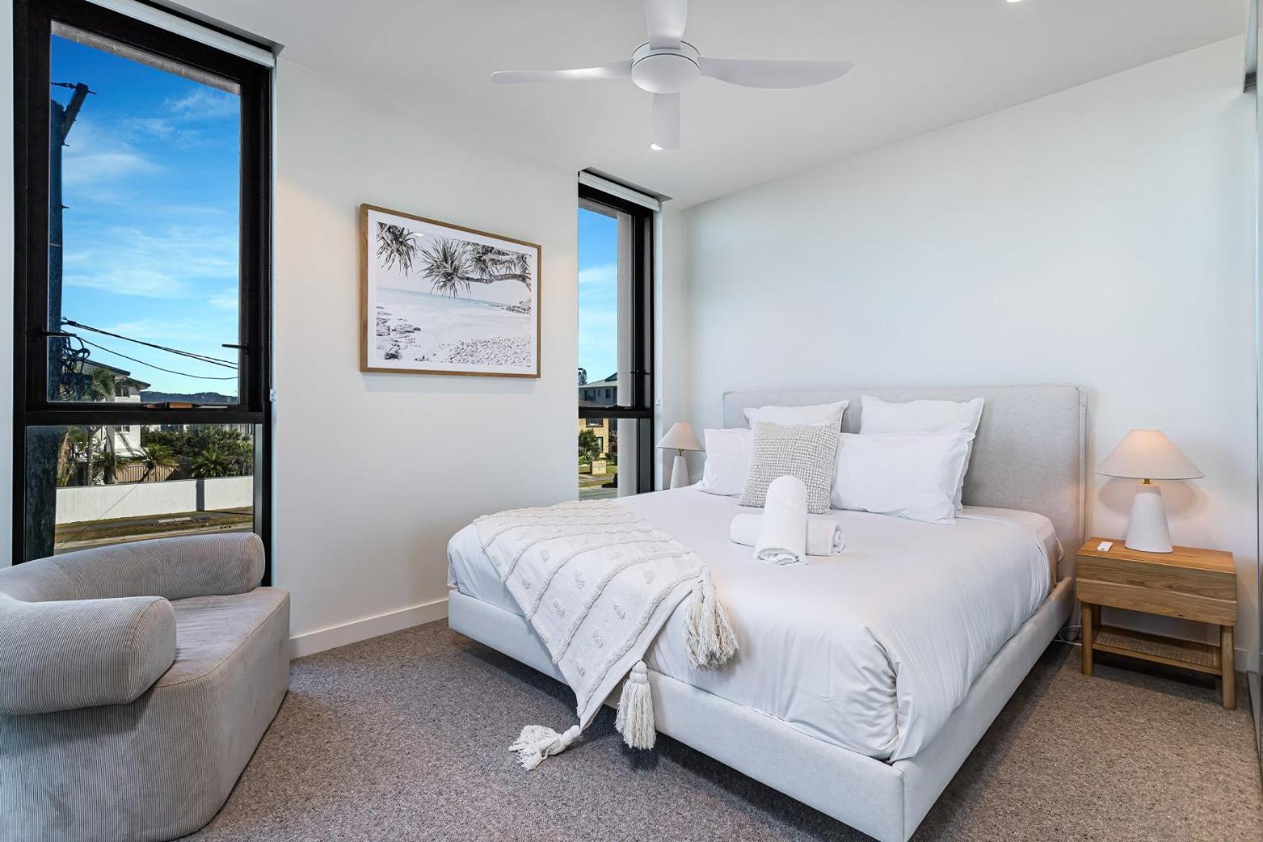 Deluxe Palm Getaway Apartment Gold Coast
