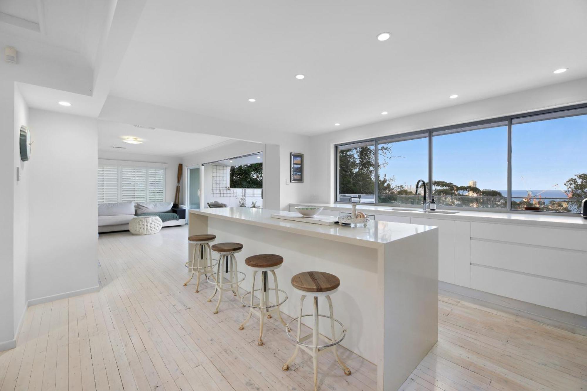 Stunning Beachfront 3-bed Haven By Natural Reserve * Gold Coast