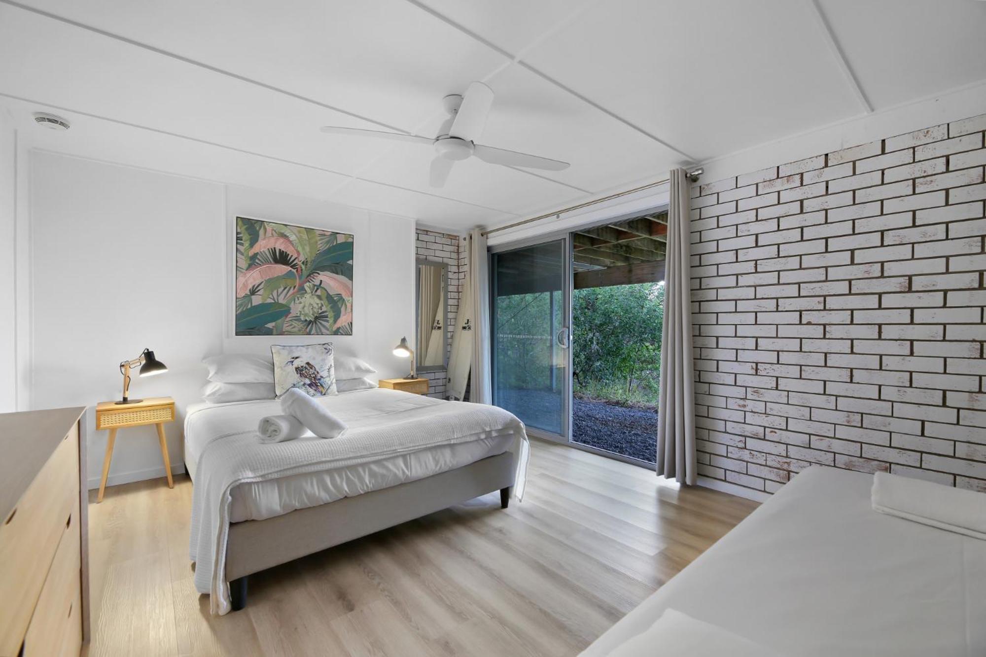Stunning Beachfront 3-bed Haven By Natural Reserve * Gold Coast