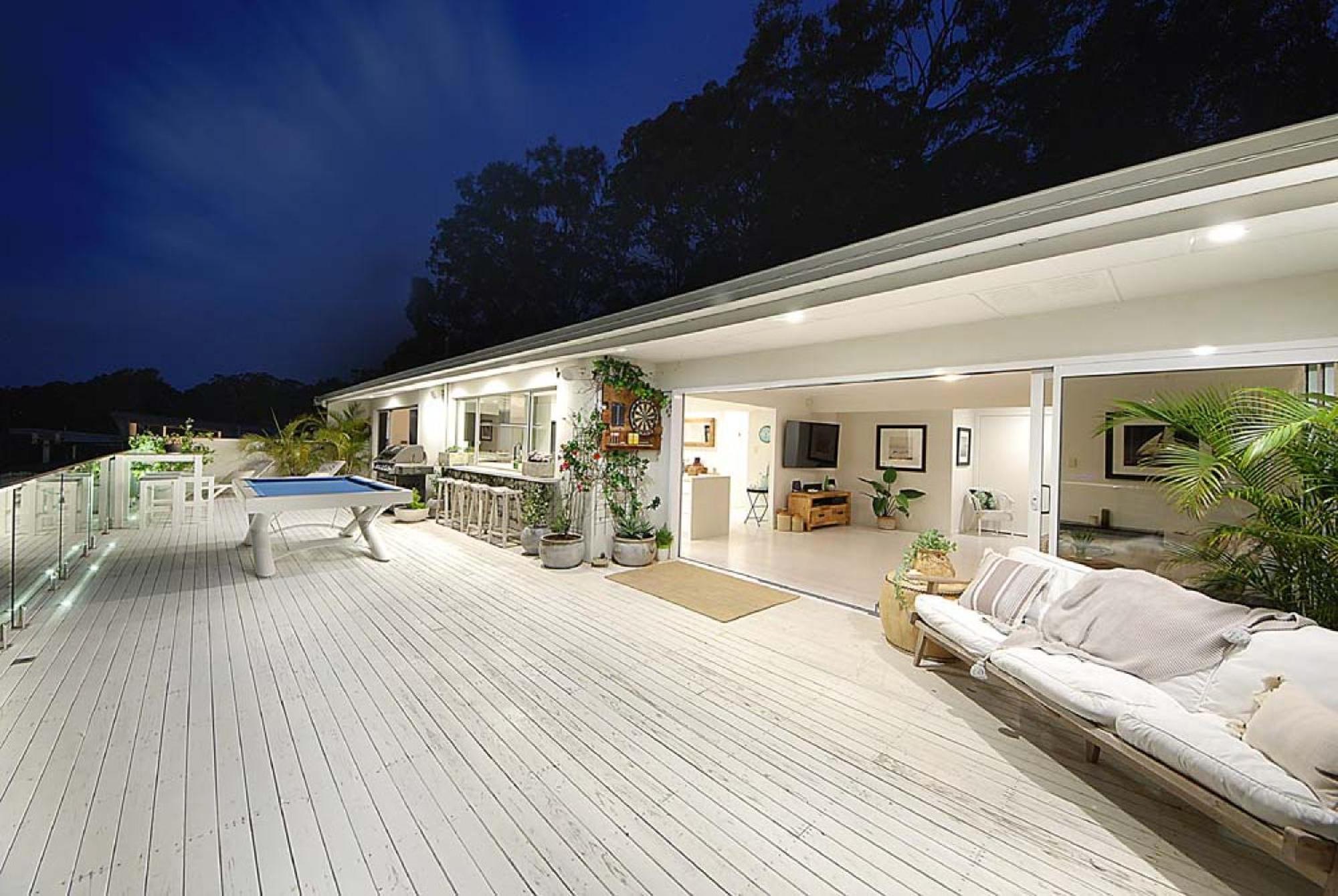 Stunning Beachfront 3-bed Haven By Natural Reserve Holiday home Gold Coast