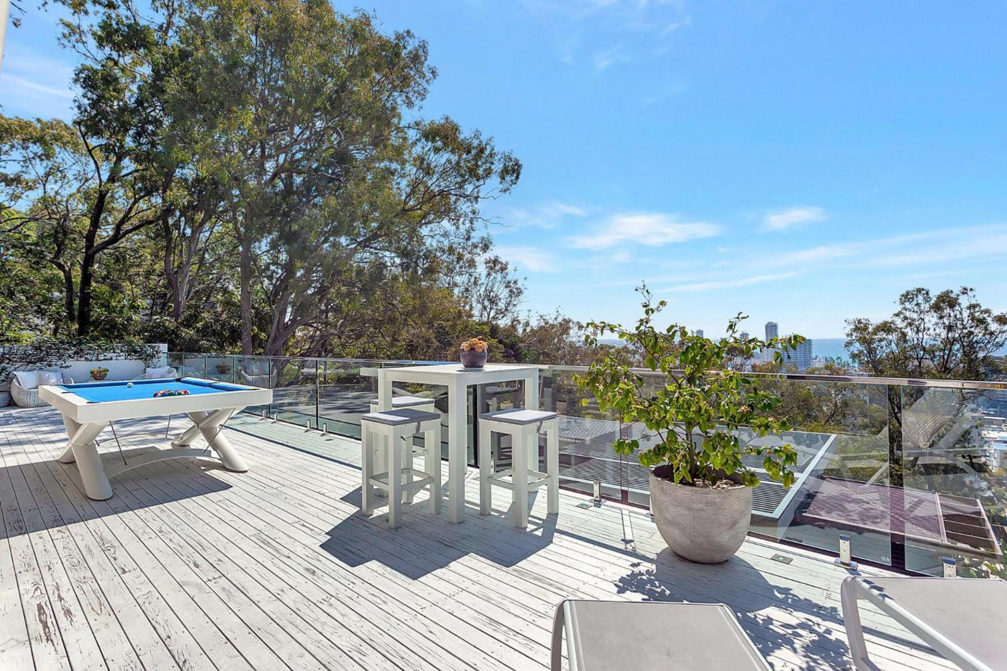 Stunning Beachfront 3-bed Haven By Natural Reserve * Gold Coast