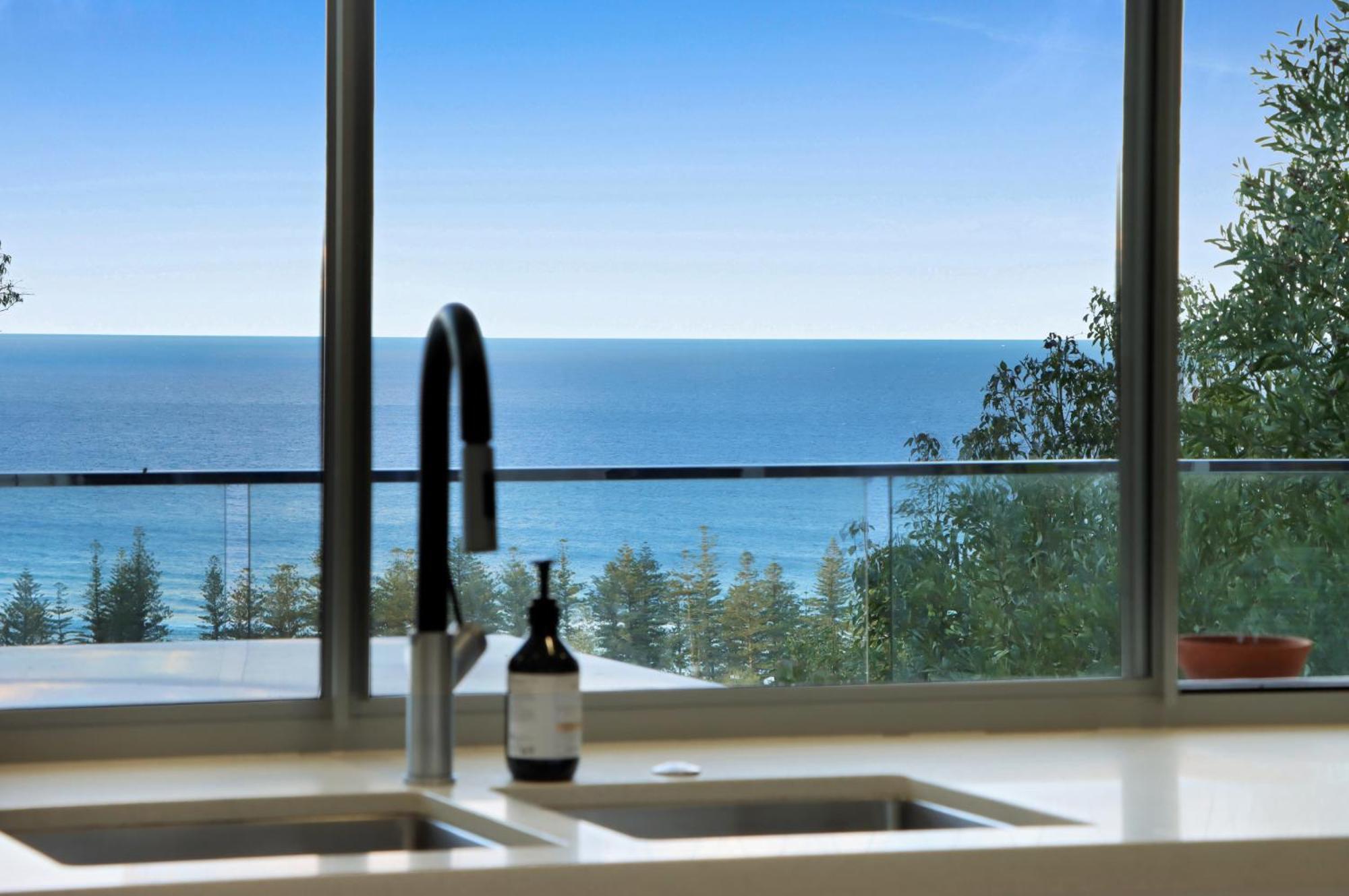 Stunning Beachfront 3-bed Haven By Natural Reserve * Gold Coast