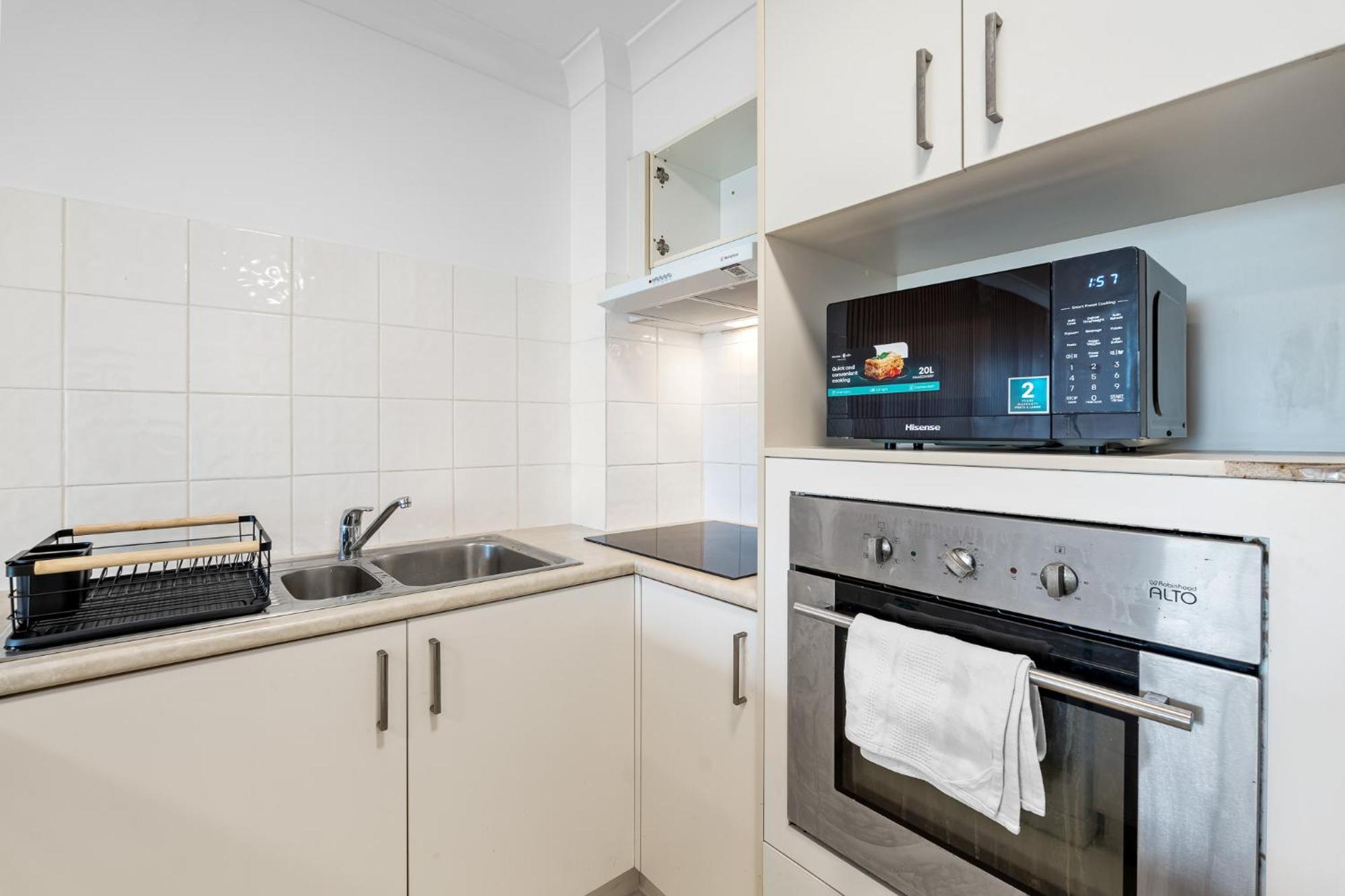 The Hideaway - Riverside Surfers 2br With Parking And Pool