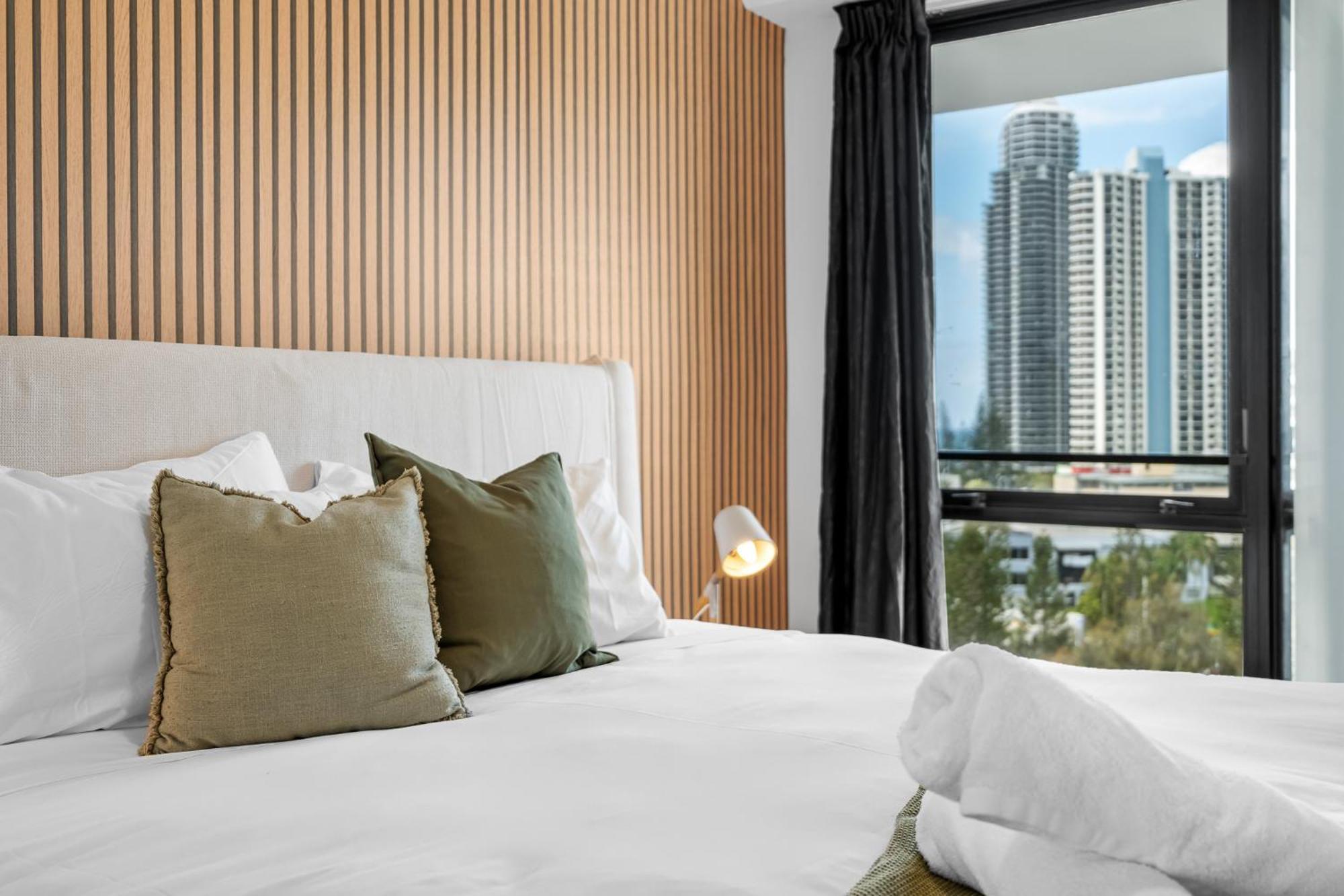 Apartment The Hideaway - Riverside Surfers 2br With Parking And Pool Gold Coast