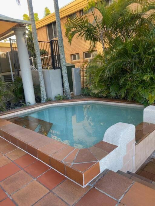 Surfers Paradise Penthouse & Rooftop Plunge Pool