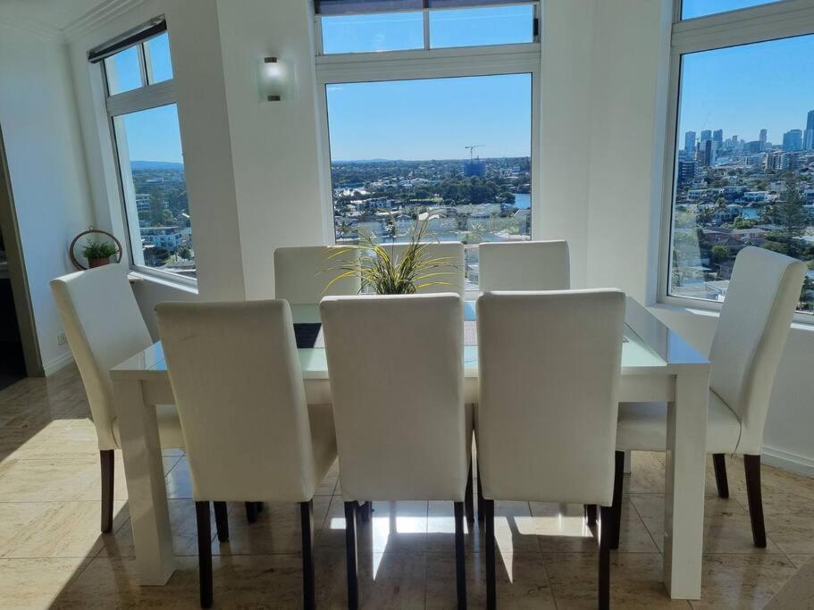Holiday home Surfers Paradise Penthouse & Rooftop Plunge Pool Gold Coast