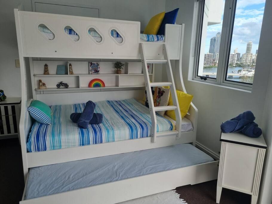 Surfers Paradise Penthouse & Rooftop Plunge Pool