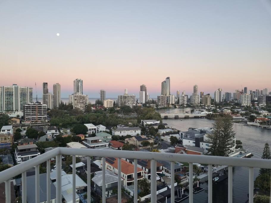 Surfers Paradise Penthouse & Rooftop Plunge Pool Gold Coast