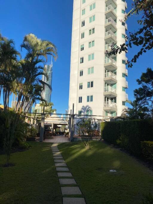 Surfers Paradise Penthouse & Rooftop Plunge Pool Gold Coast