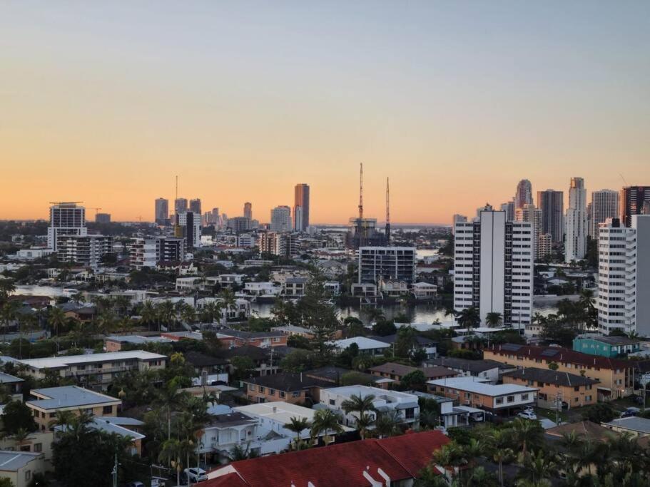 Surfers Paradise Penthouse & Rooftop Plunge Pool Gold Coast