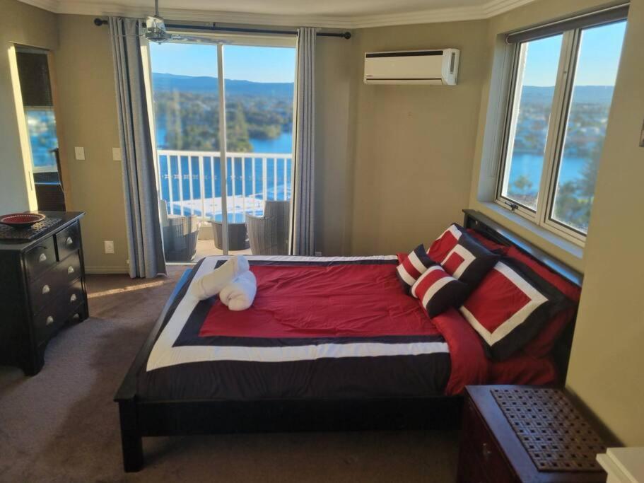 Surfers Paradise Penthouse & Rooftop Plunge Pool * Gold Coast