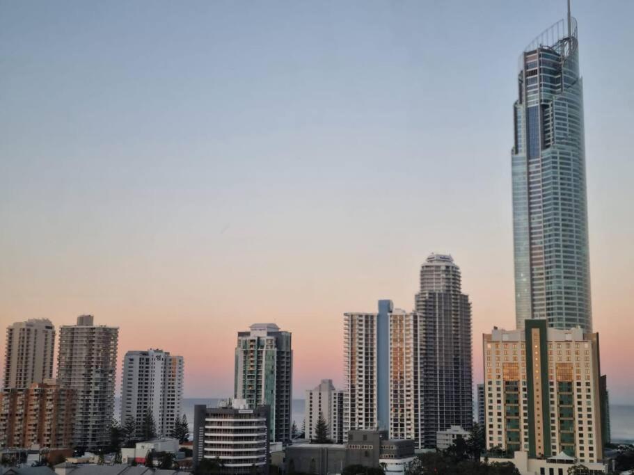 Surfers Paradise Penthouse & Rooftop Plunge Pool Holiday home