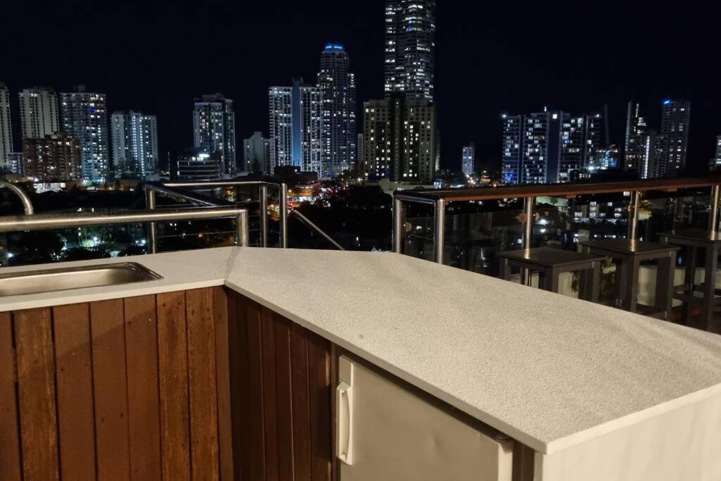 Holiday home Surfers Paradise Penthouse & Rooftop Plunge Pool *