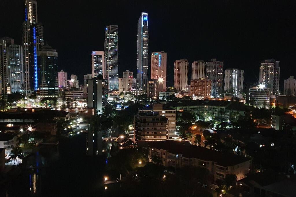 Holiday home Surfers Paradise Penthouse & Rooftop Plunge Pool Gold Coast
