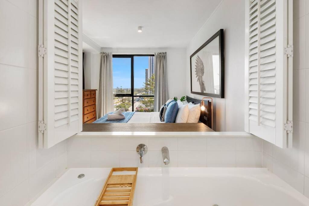 Apartment Park Views & Luxe Amenities In Broadbeach Gold Coast