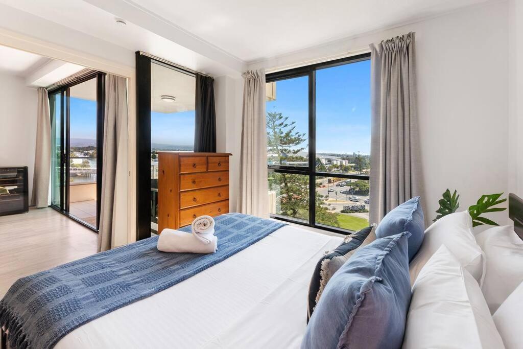 Park Views & Luxe Amenities In Broadbeach Gold Coast