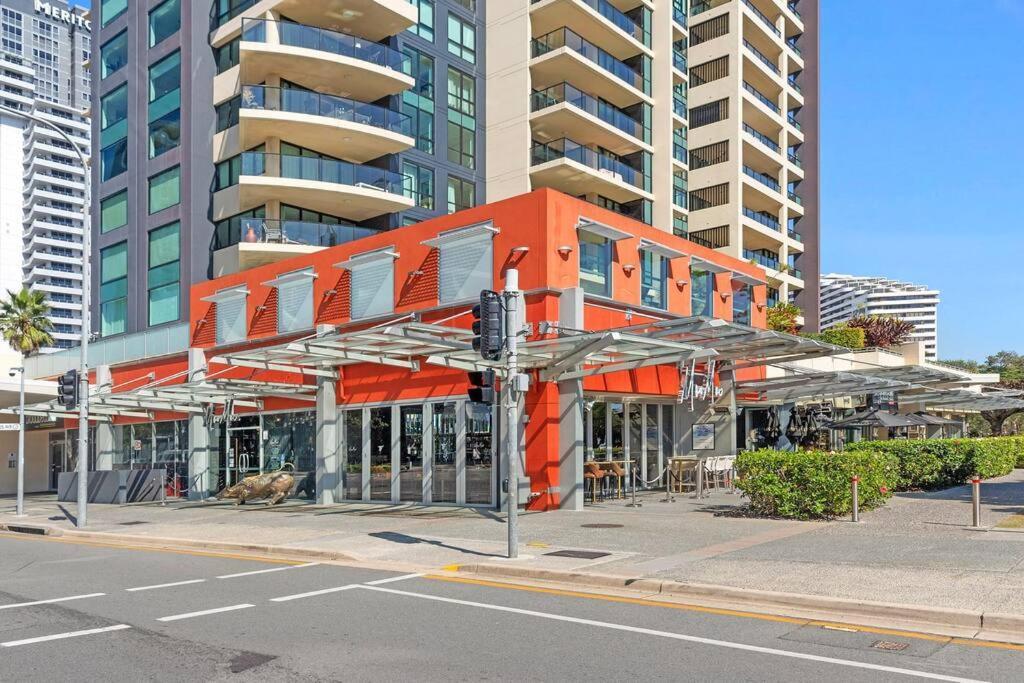 Park Views & Luxe Amenities In Broadbeach Apartment Gold Coast