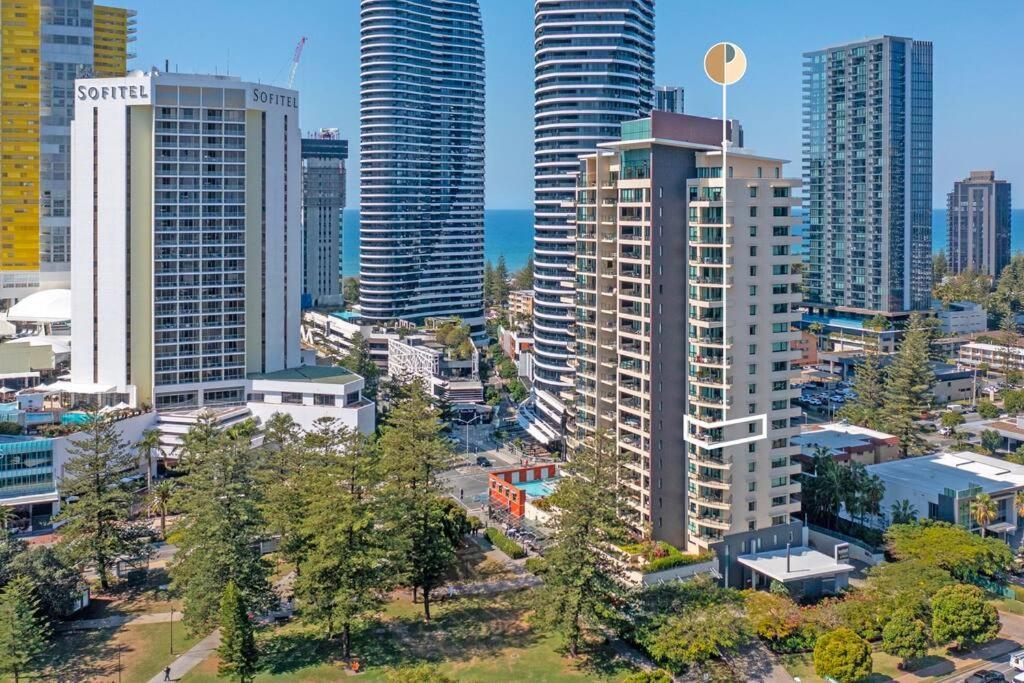 Park Views & Luxe Amenities In Broadbeach Gold Coast