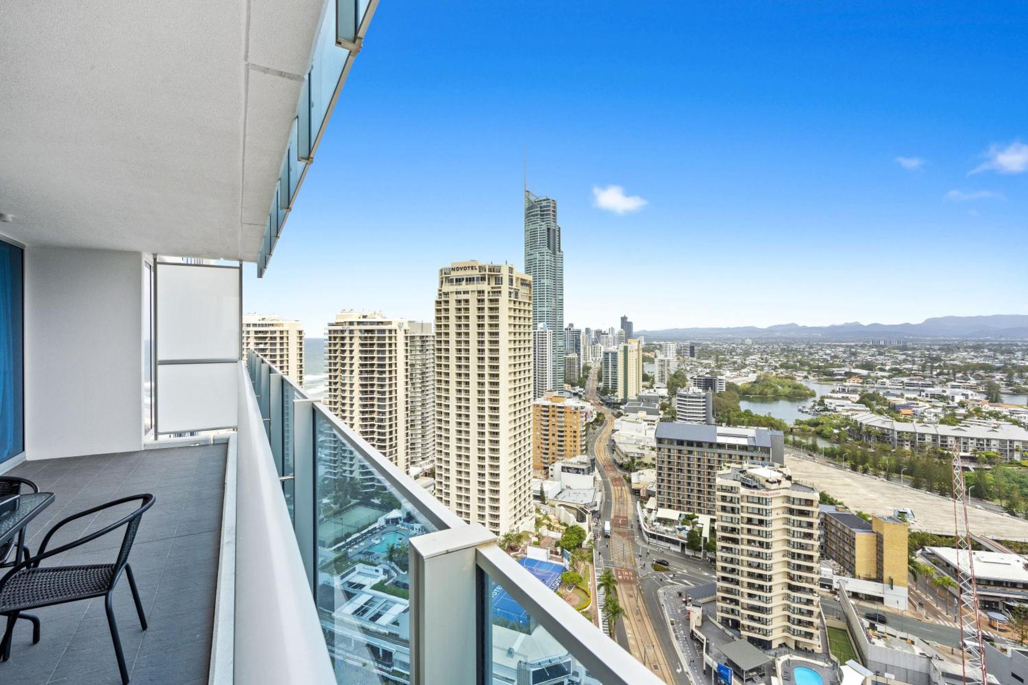 H Residences - Qstay * Gold Coast
