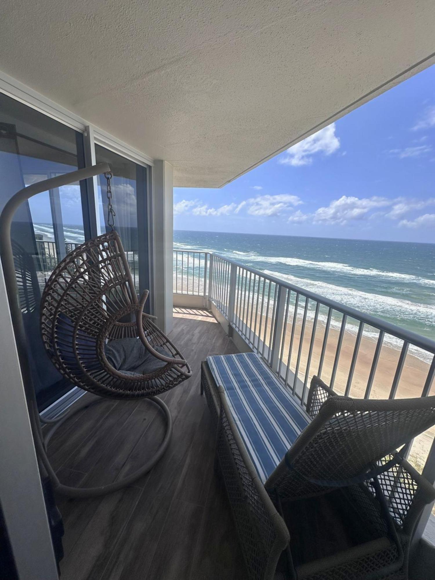 Absolutely Stunning! On The !!! Apartment