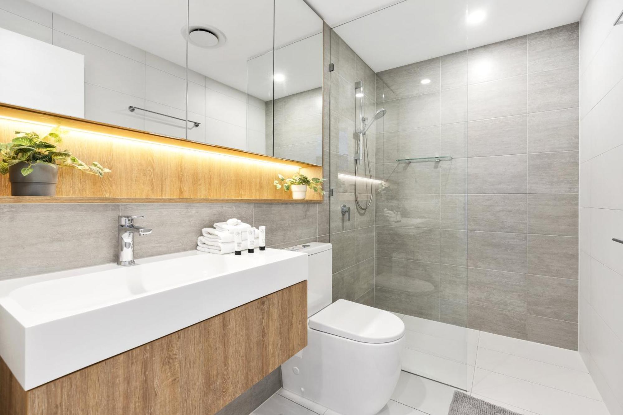 2 Bedroom 1 Bathroom Private At Casino - Paid Parking Only