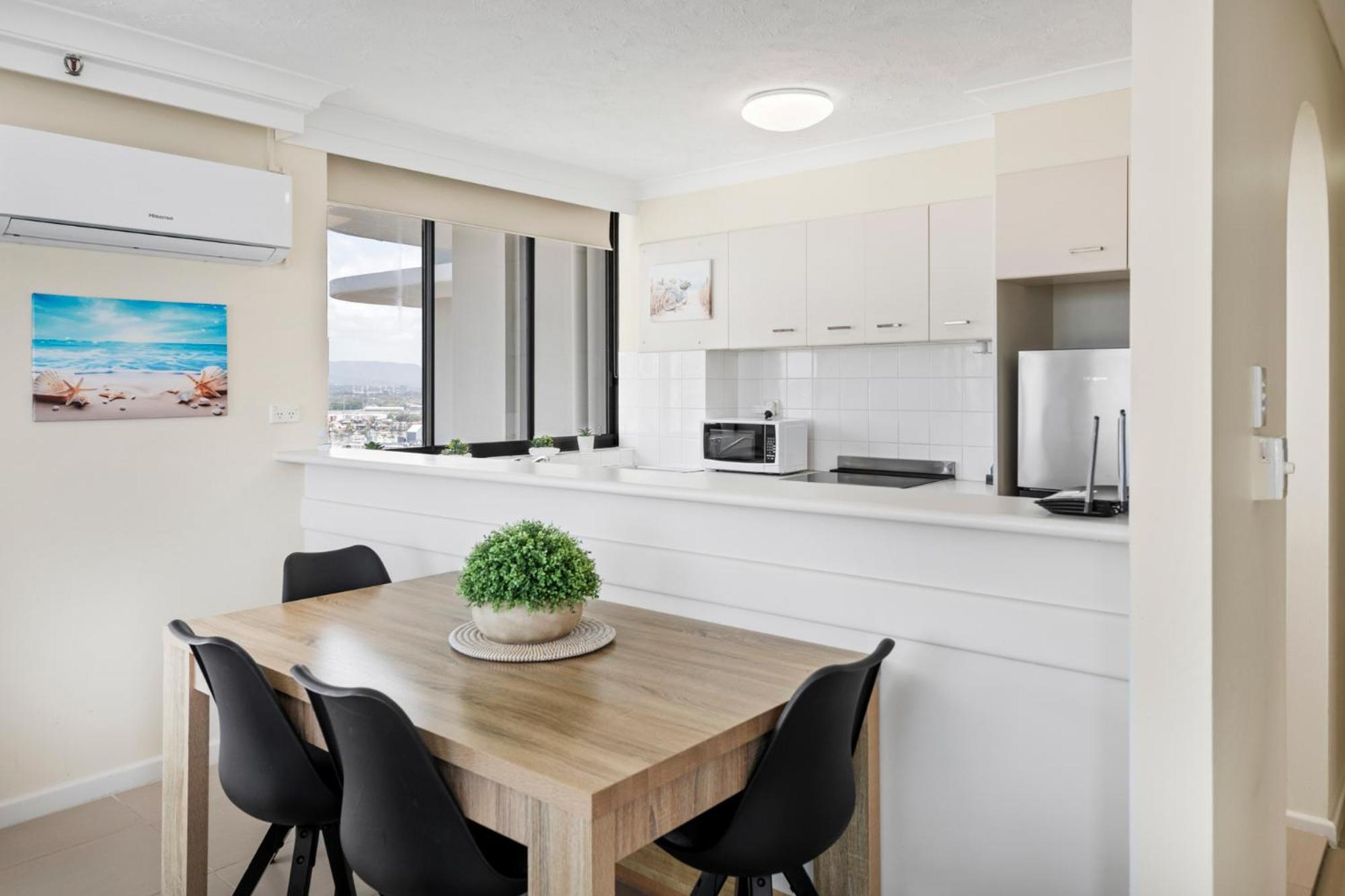 Surfers Paradise Absolute Beachfront With Views, High Level 1br - Ideal For Couples Or 2 Ppl Travelling Together Apartamento Gold Coast