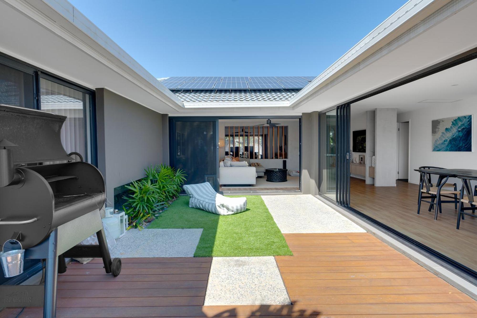 Apartment Luxury 4-br Retreat Gold Coast