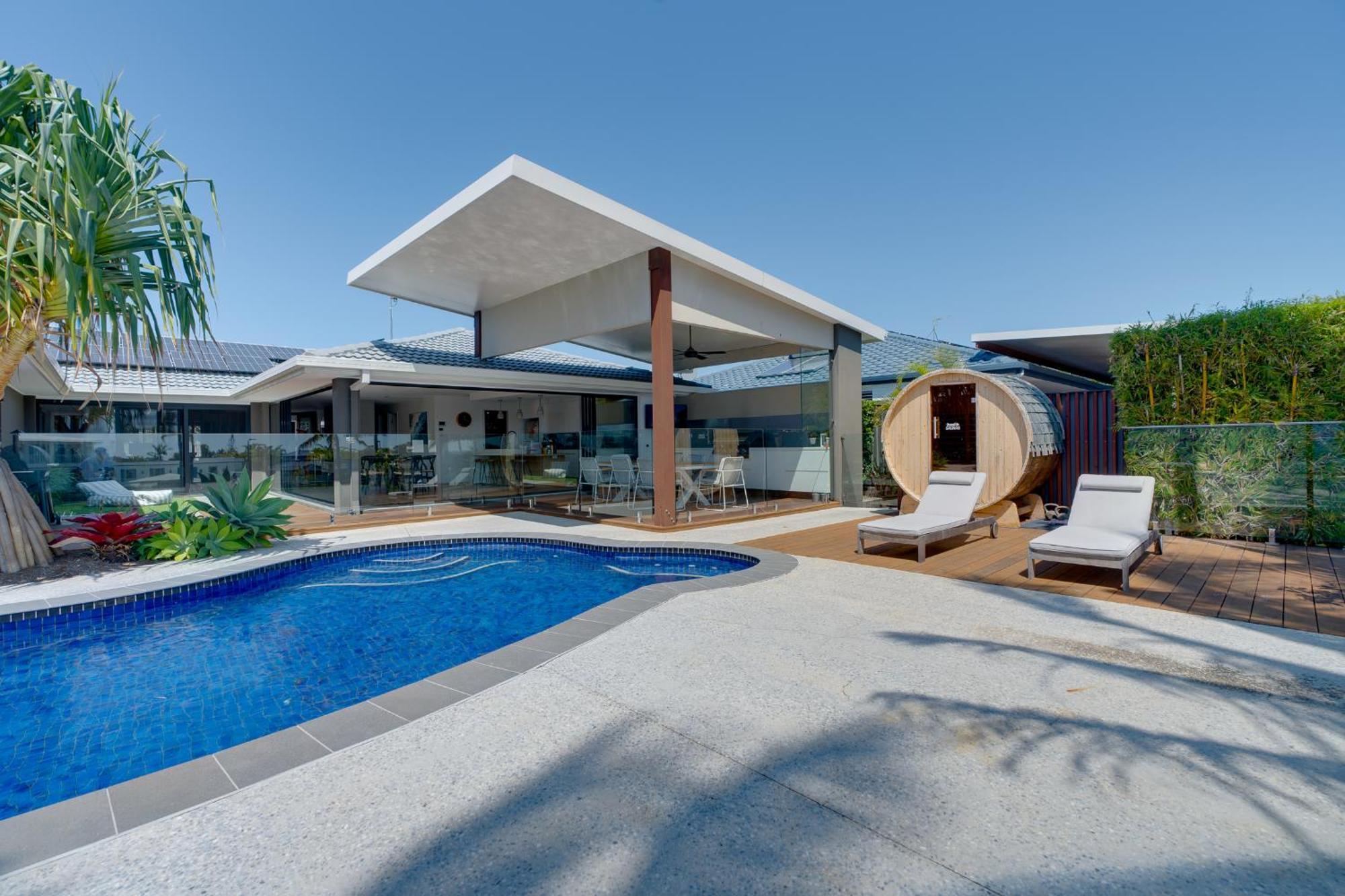 Apartment Luxury 4-br Retreat Gold Coast