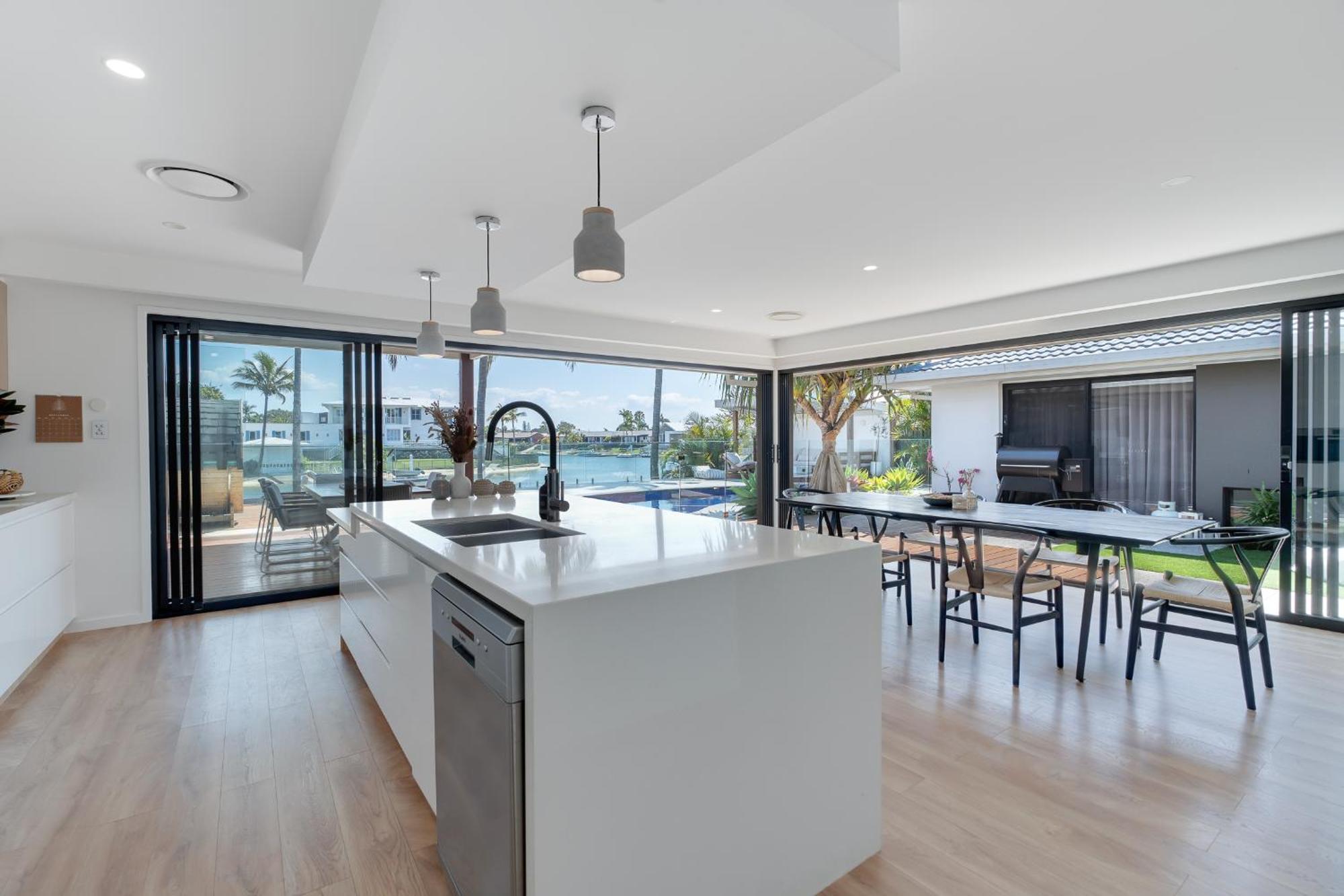 Apartment Luxury 4-br Retreat Gold Coast