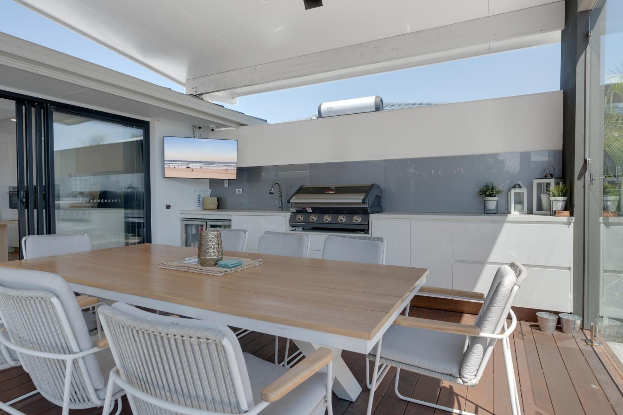 Luxury 4-br Retreat Apartment