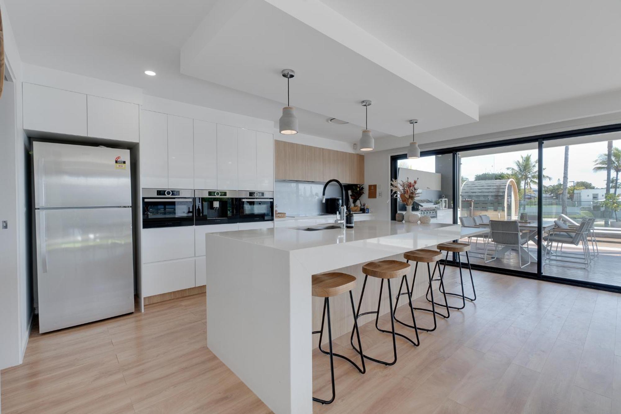 Luxury 4-br Retreat