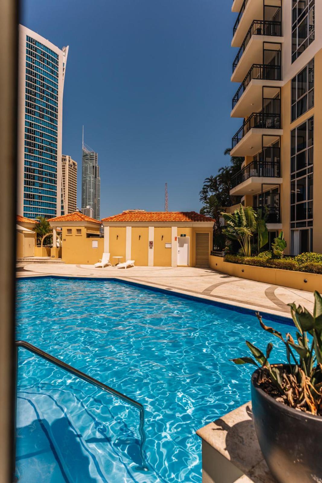 Style Chevron Surfers Paradise By Travels * Gold Coast