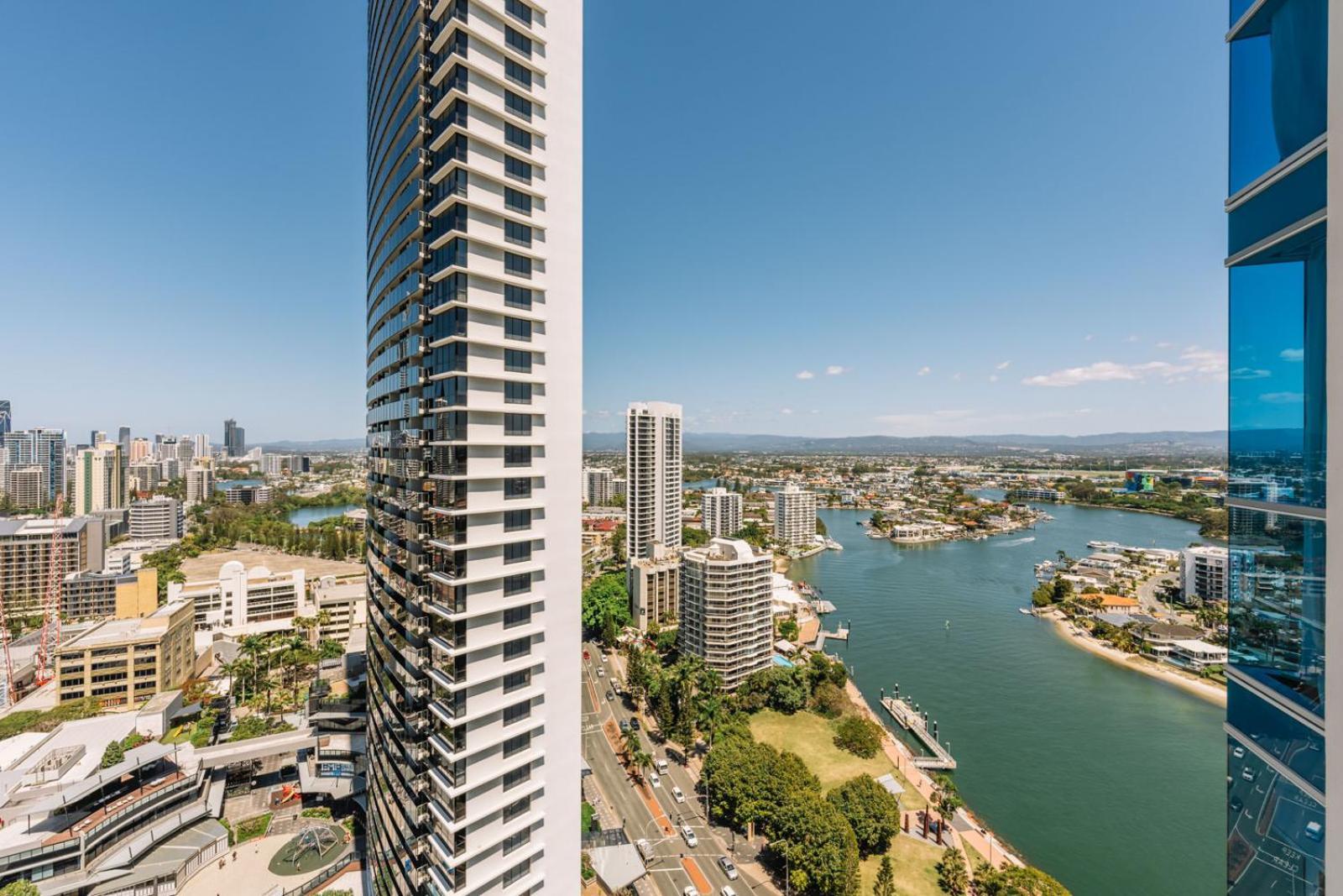 Style Chevron Surfers Paradise By Travels Apartment