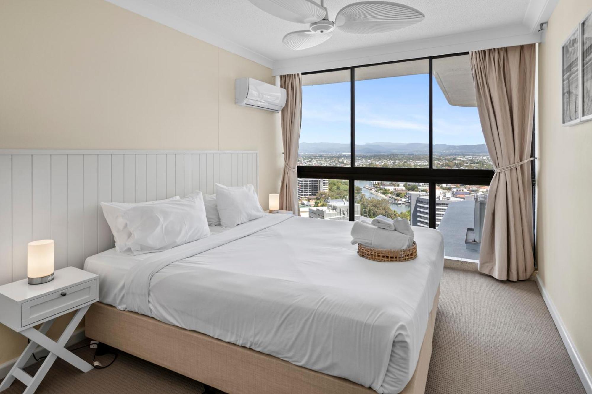 Surfers Paradise Absolute Beachfront With Views, High Level 1br - Ideal For Couples Or 2 Ppl Travelling Together Apartamento *